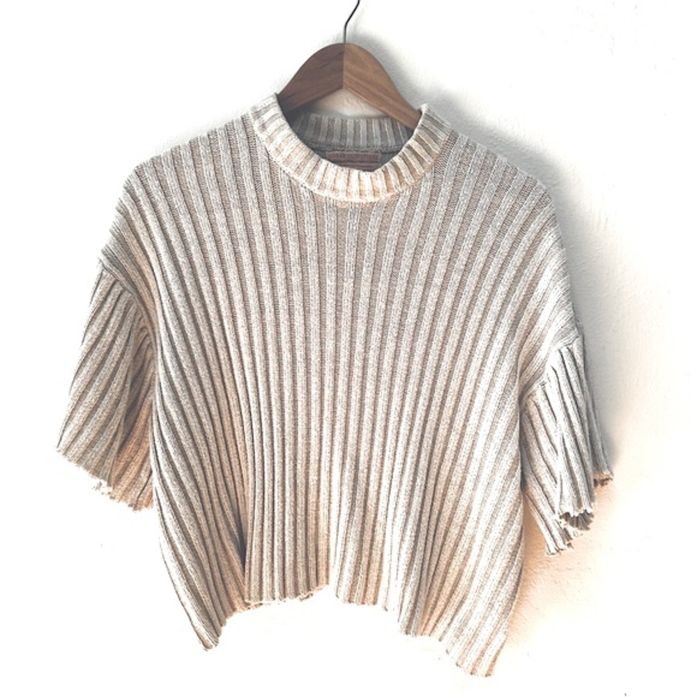 UO | Beige Cropped Sweater Tee